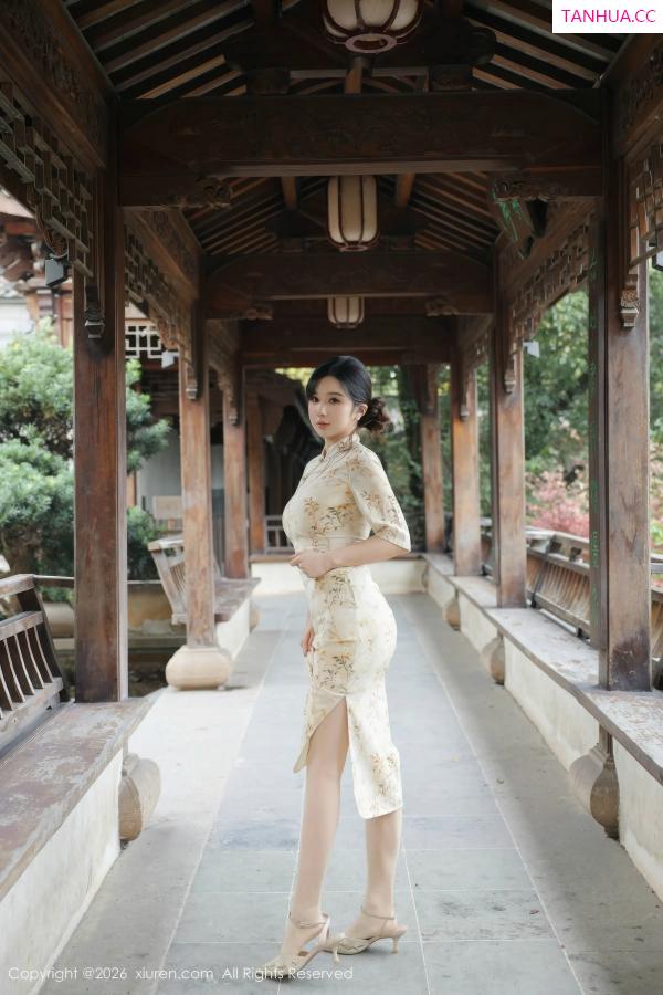   [XiuRen]高清写真图 2026.01.09 No.11214 小肉肉咪 黄色蕾丝内衣第21张图片